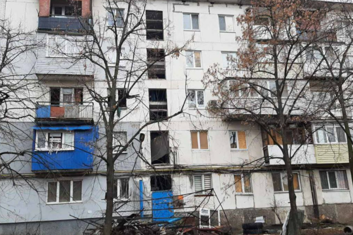 "Снимите розовые очки": Жители Северодонецка показали, как проходит "ремонт" крыш в городе "Снимите розовые очки": Жители Северодонецка показали, как проходит "ремонт" крыш в городе