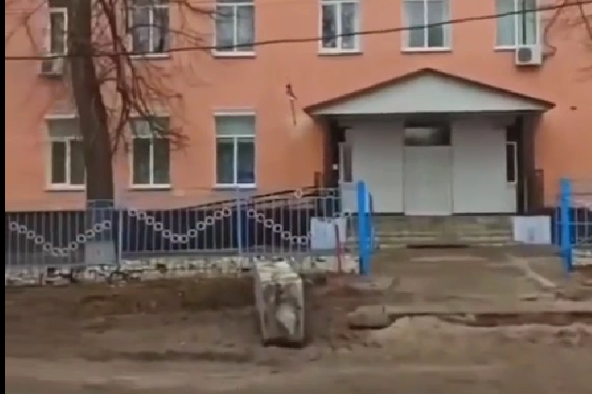 Грязь и мрак: свежие кадры из оккупированной Кременной показали в сети - видео Грязь и мрак: свежие кадры из оккупированной Кременной показали в сети - видео