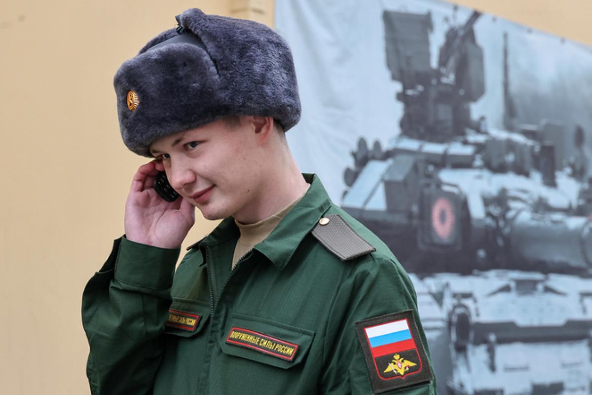 Пасічник видав новий "указ" щодо призову на військову службу: що обіцяють окупанти призовникам Луганщини Пасічник видав новий "указ" щодо призову на військову службу: що обіцяють окупанти призовникам Луганщини