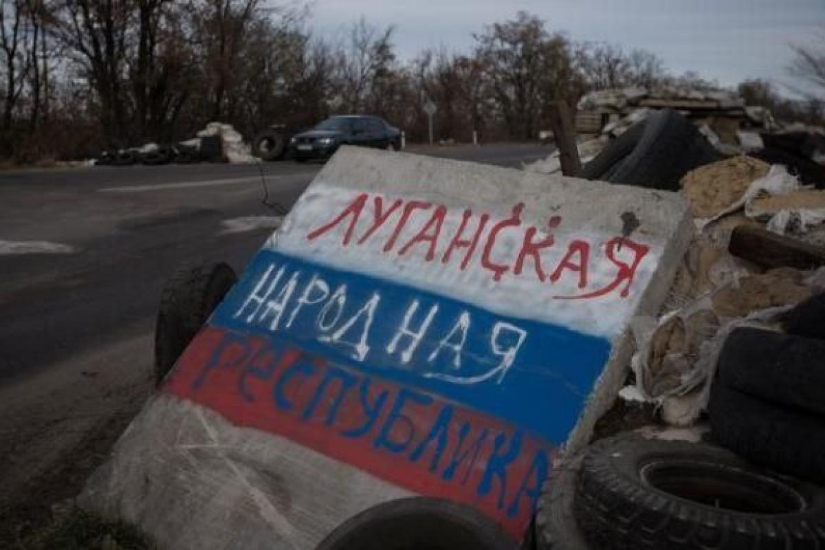 На блокпостах Северодонецка появились странные "переговорщики" в военной форме, - соцсети На блокпостах Северодонецка появились странные "переговорщики" в военной форме, - соцсети