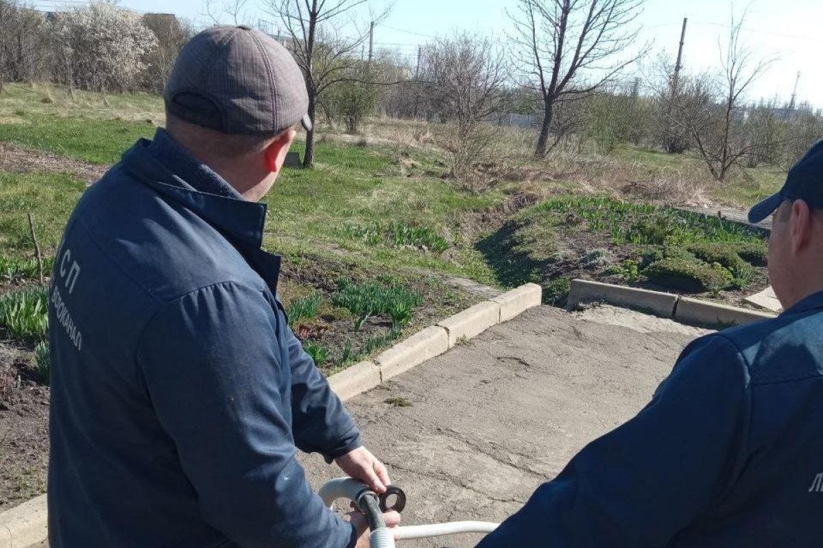 "А коли буде вода?": Окупанти показали, як "Водоканал" усуває пориви у Лисичанську - фото