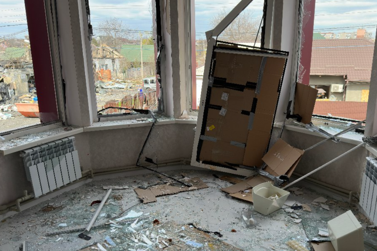 Росіяни атакували Покровськ Донецької області, є жертви: у мережі показали наслідки обстрілу Росіяни атакували Покровськ Донецької області, є жертви: у мережі показали наслідки обстрілу