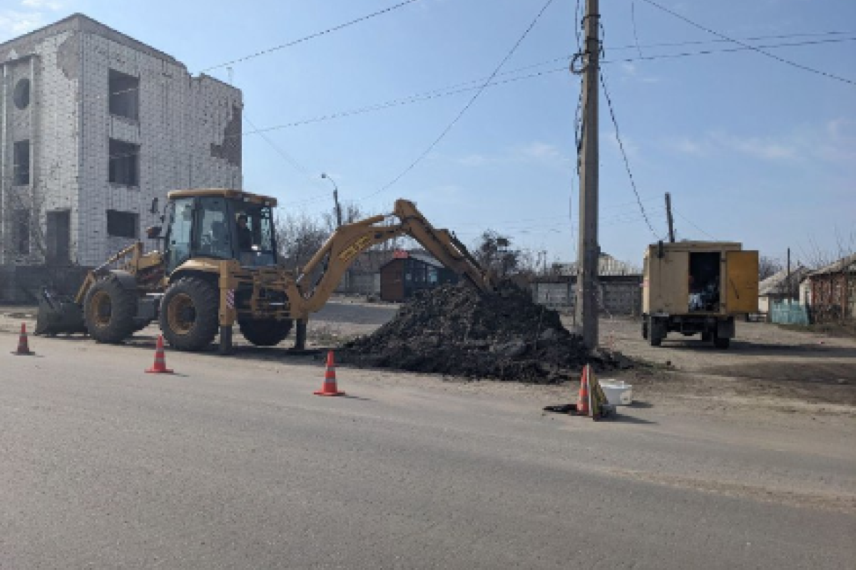 Продовжують "невпинно трудиться": Окупанти показали, як вирішують проблему водопостачання у Лисичанську Продовжують "невпинно трудиться": Окупанти показали, як вирішують проблему водопостачання у Лисичанську
