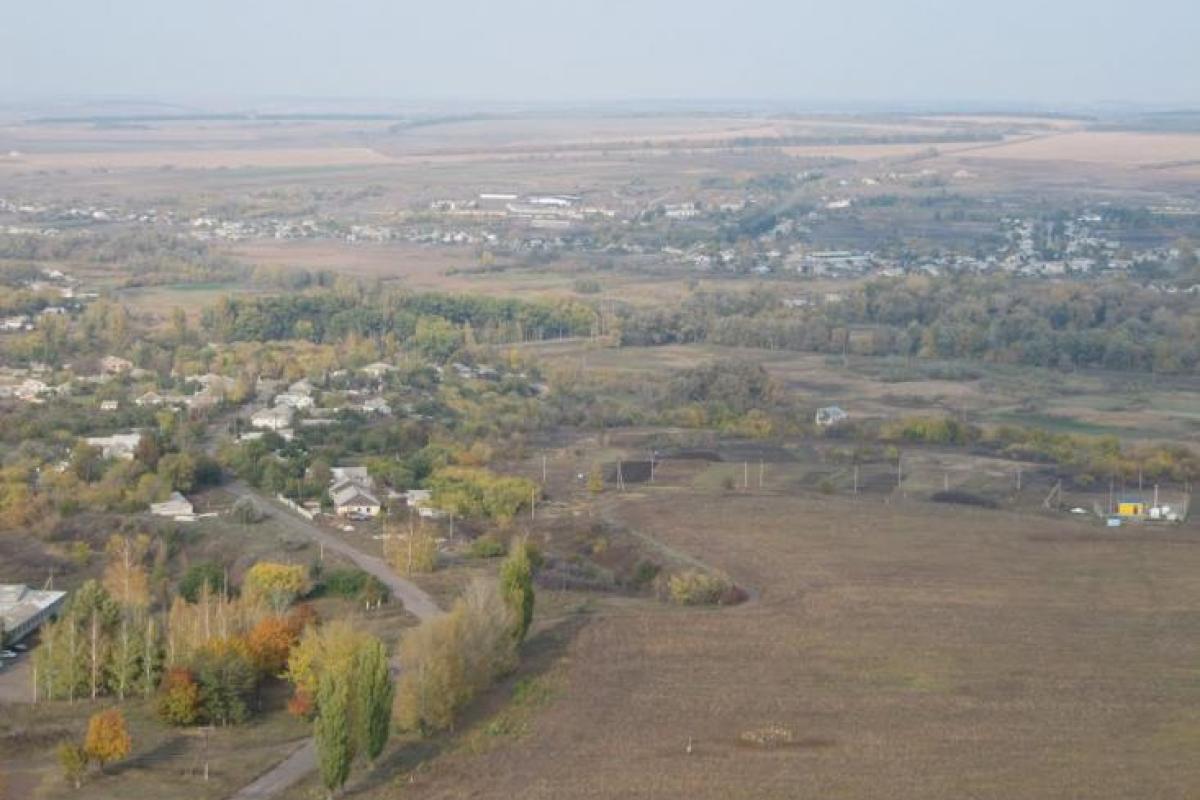 В оккупированной Марковке на Луганщине загорелся ангар после "хлопка": в сети показали видео В оккупированной Марковке на Луганщине загорелся ангар после "хлопка": в сети показали видео