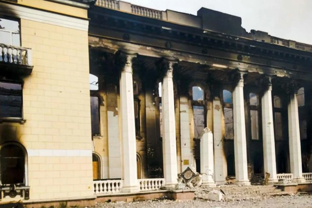 Зарослі вулиці та звуки війни: у мережі показали свіжі кадри з окупованого Лисичанська Зарослі вулиці та звуки війни: у мережі показали свіжі кадри з окупованого Лисичанська