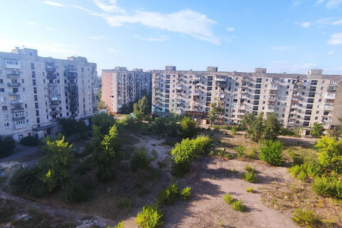 "Людей все більше і більше": Нічне життя та актуальні проблеми в окупованому Сєвєродонецьку "Людей все більше і більше": Нічне життя та актуальні проблеми в окупованому Сєвєродонецьку