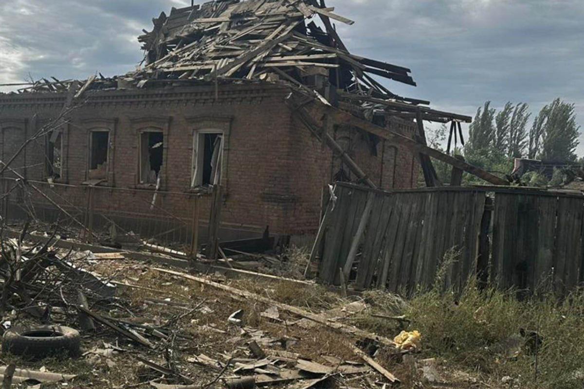 "Прилетов было несколько": В сети показали последствия удара по Константиновке "Прилетов было несколько": В сети показали последствия удара по Константиновке