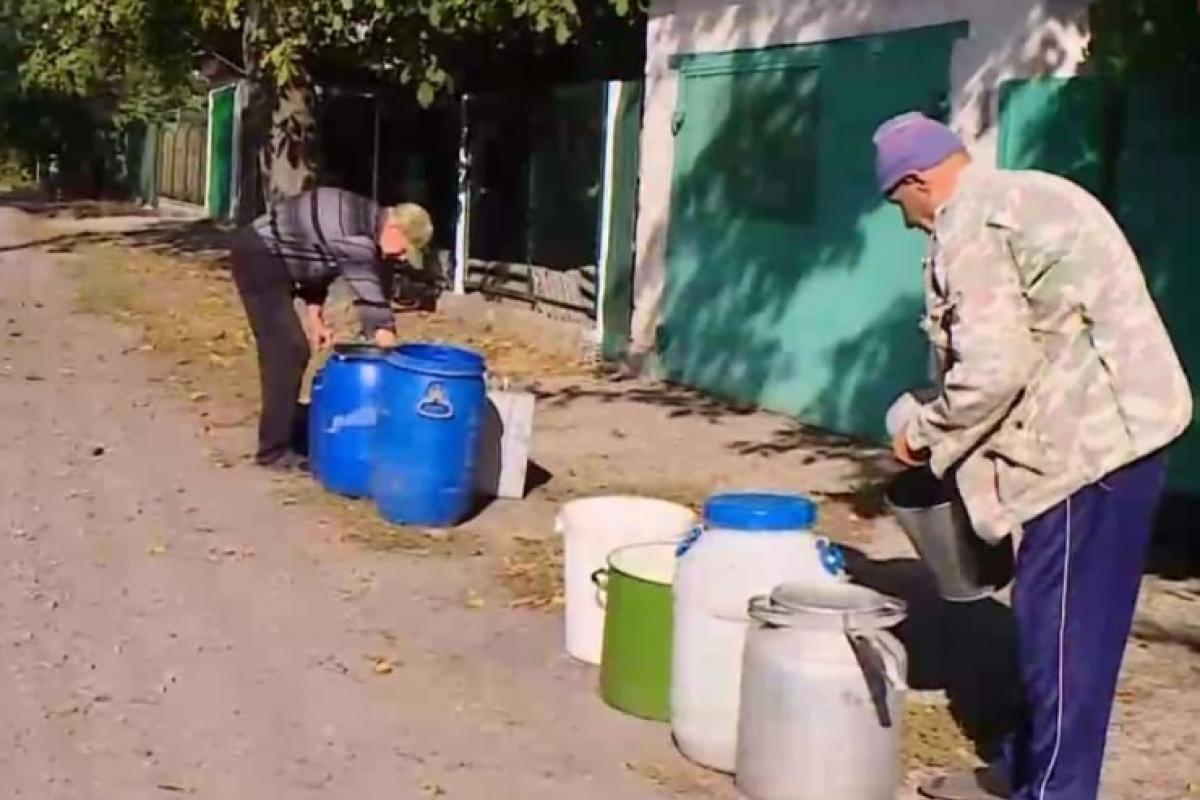 Обстановка в Лисичанске: 60% населения без воды, замена батарей через вскрытие квартир Обстановка в Лисичанске: 60% населения без воды, замена батарей через вскрытие квартир