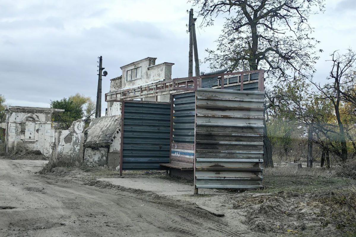 Окупанти показали на фото "відновлену" інфраструктуру у Рубіжному: реальність та ілюзії Окупанти показали на фото "відновлену" інфраструктуру у Рубіжному: реальність та ілюзії