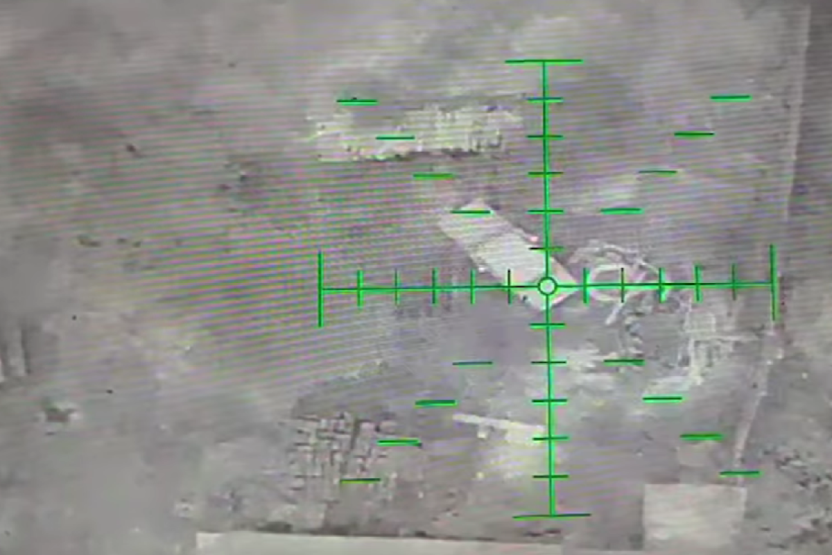 Прикордонники показали на відео, як знищують позиції окупантів під Кремінною на Луганщині Прикордонники показали на відео, як знищують позиції окупантів під Кремінною на Луганщині
