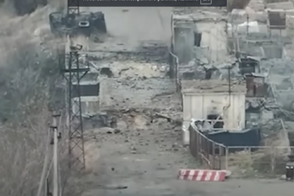 Вибух на Курахівській дамбі в Донецькій області: опубліковано відео моменту НП Вибух на Курахівській дамбі в Донецькій області: опубліковано відео моменту НП