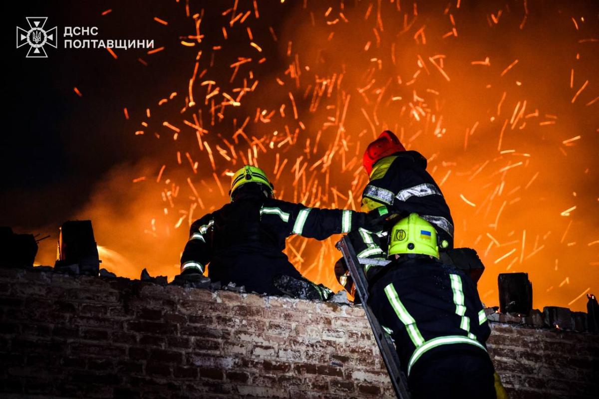 Нічна атака на Полтавщину: дрони викликали пожежі та руйнування Росія атакувала Полтавщину дронами