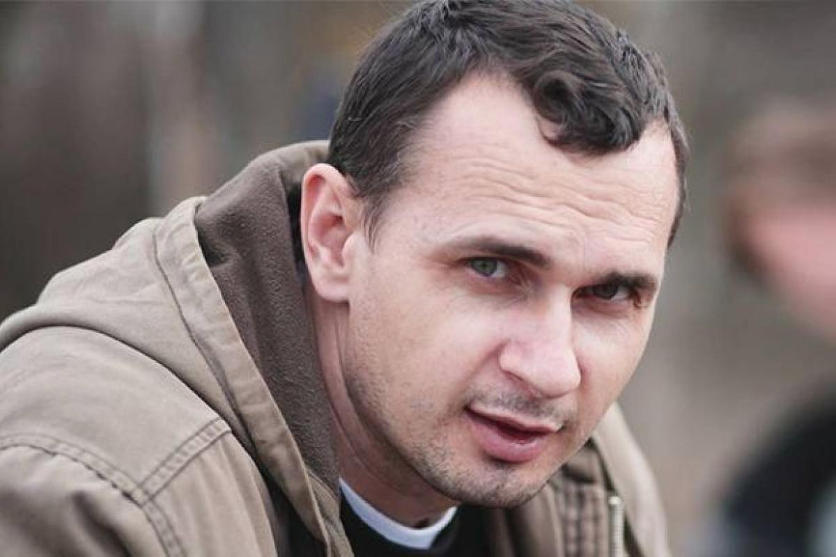 "Стыд за президента": Сенцов раскритиковал визит Зеленского в Золотое "Стыд за президента": Сенцов раскритиковал визит Зеленского в Золотое