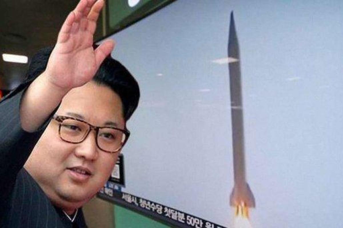 Северная Корея запустила ракеты Северная Корея запустила ракеты