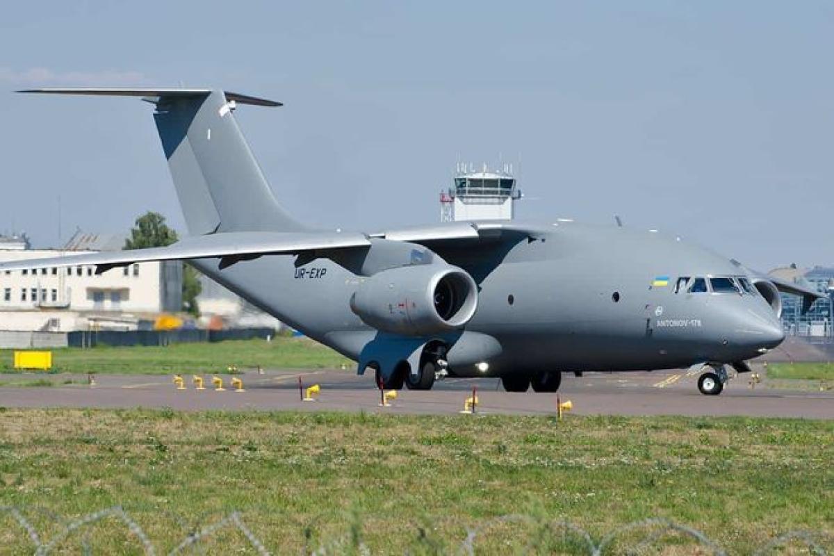 Авиазавод "Антонов" впервые за четыре года продал самолет Авиазавод "Антонов" впервые за четыре года продал самолет