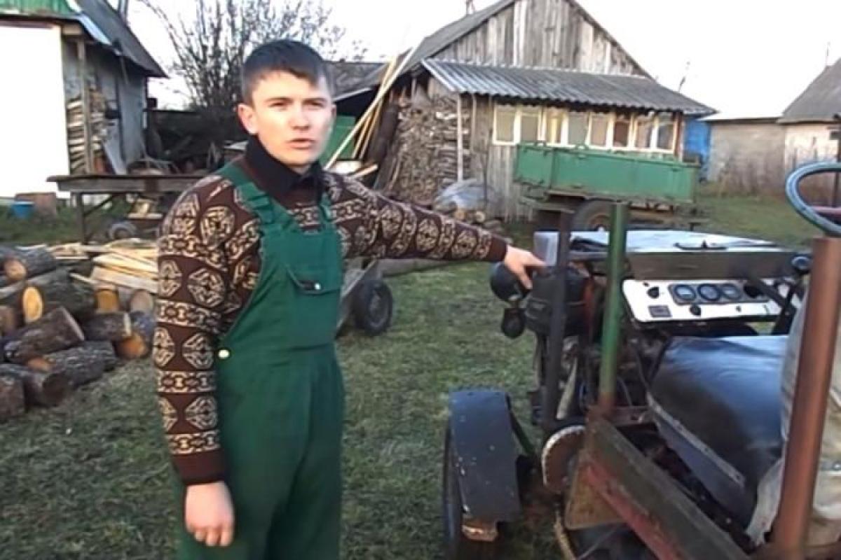 Украинец смастерил уникальный трактор, работающий на дровах: видео Украинец смастерил уникальный трактор, работающий на дровах: видео
