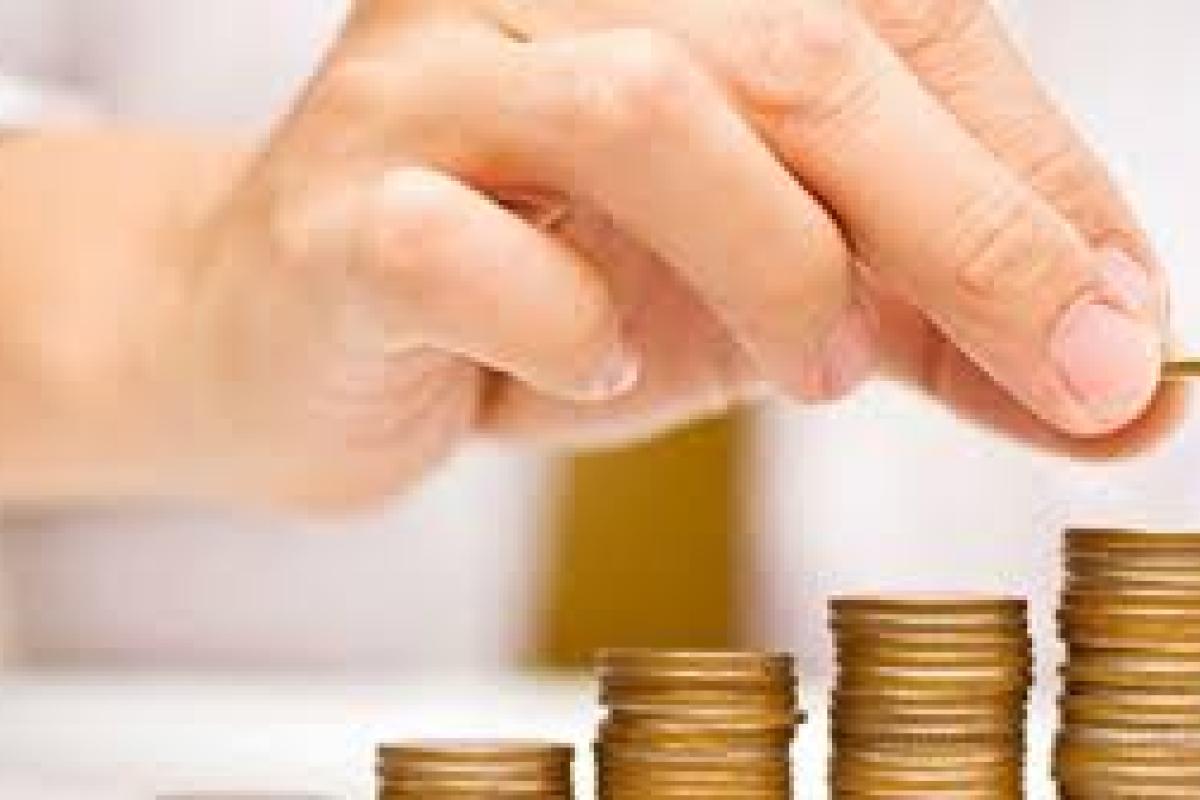 Украинцам обещают повысить зарплаты на 2000 гривен и сократить безработицу Украинцам обещают повысить зарплаты на 2000 гривен и сократить безработицу