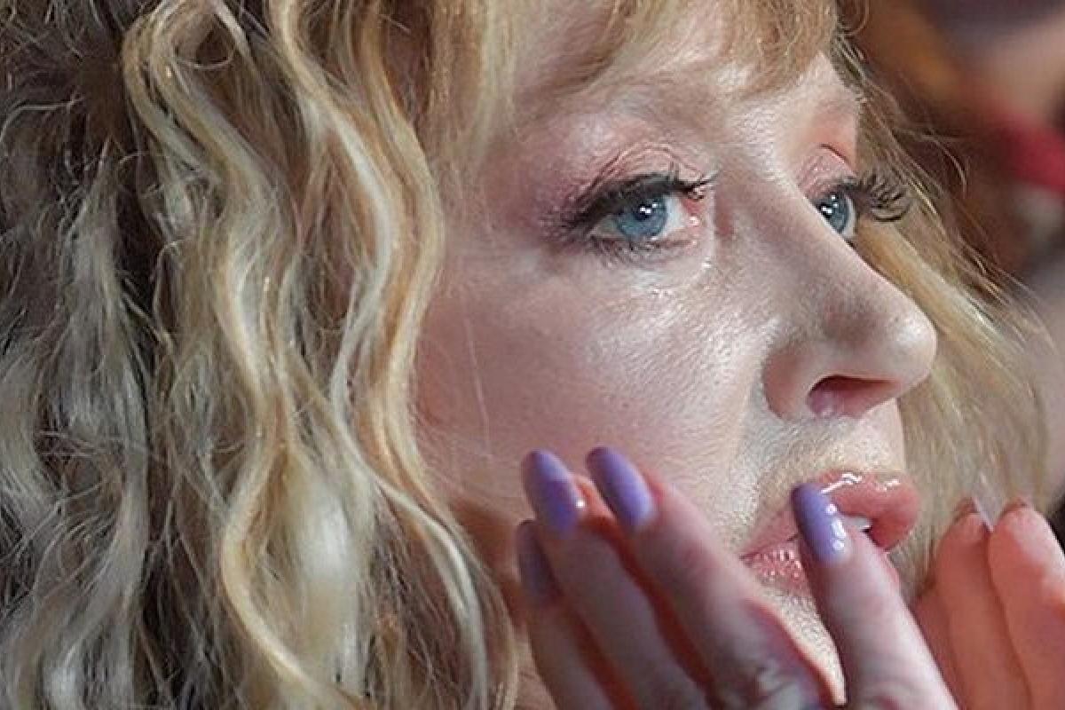"Мешок на голову - еще лучше": Алла Пугачева показала, как прячет свой возраст (фото) "Мешок на голову - еще лучше": Алла Пугачева показала, как прячет свой возраст (фото)