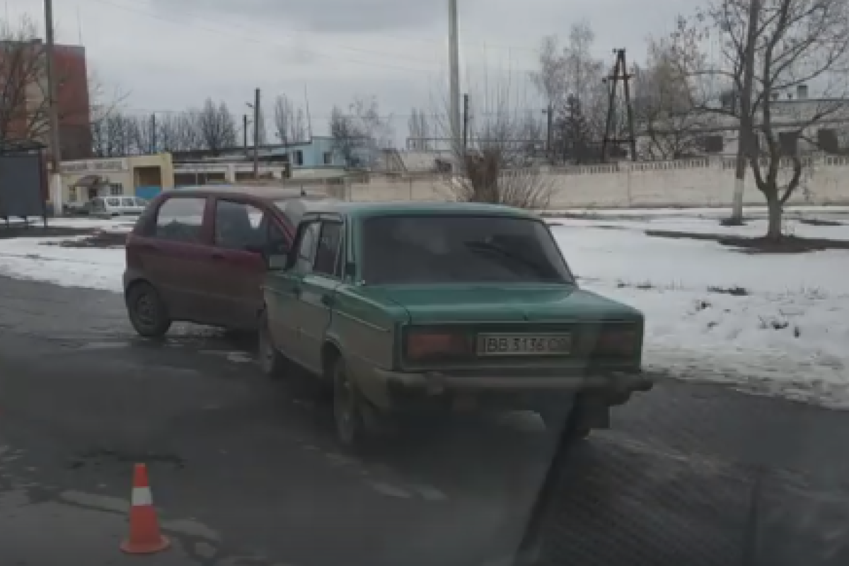 Заброшенный город: в Лисичанске обсуждают аварийную дорогу Заброшенный город: в Лисичанске обсуждают аварийную дорогу