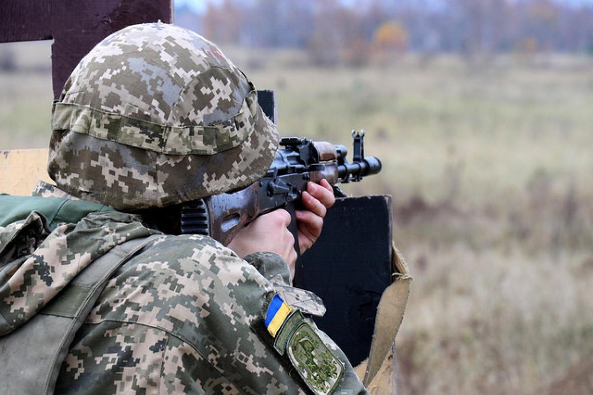 Сводка ООС: режим прекращения огня был нарушен 10 раз, враг обстрелял санитарный автомобиль Сводка ООС: режим прекращения огня был нарушен 10 раз, враг обстрелял санитарный автомобиль