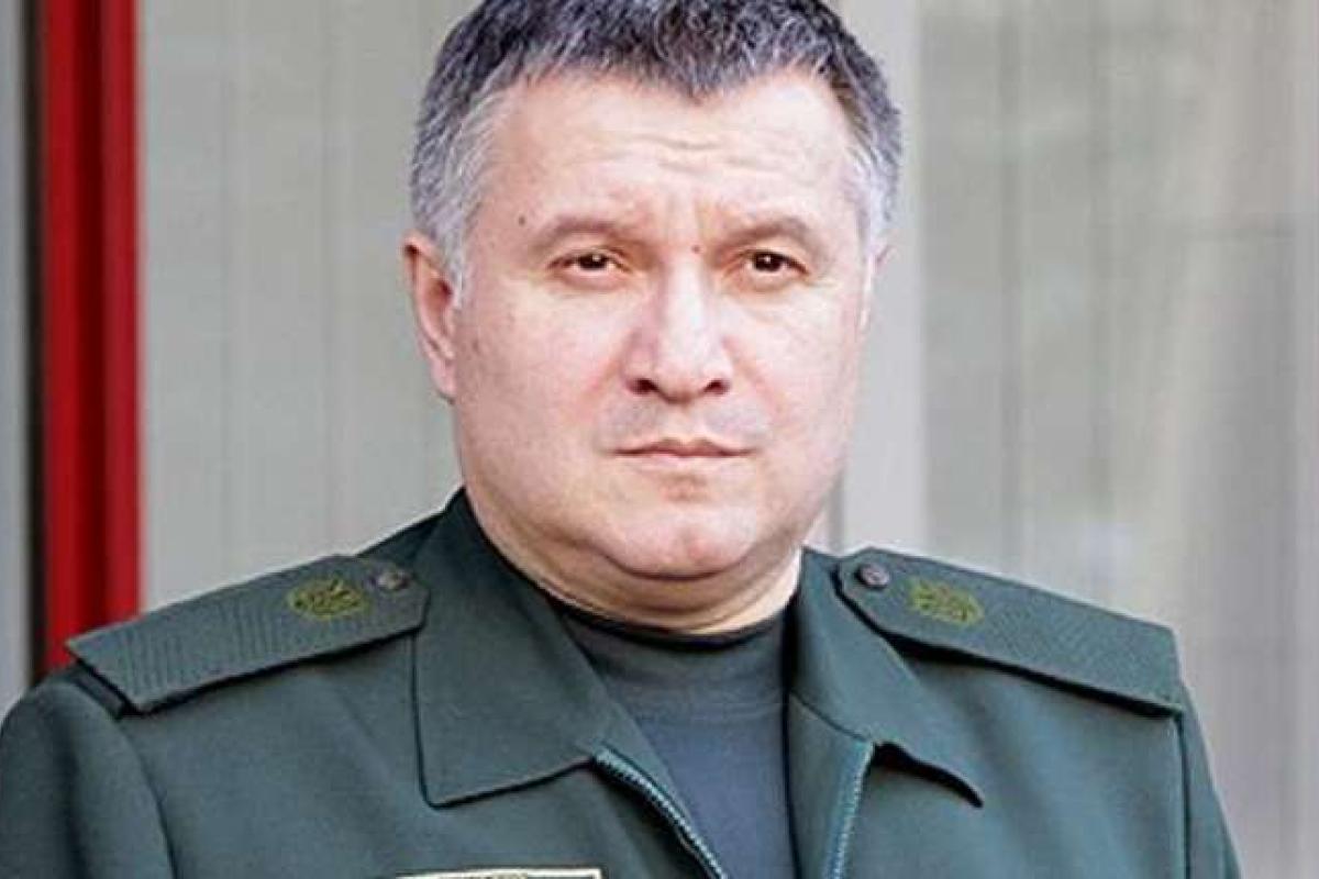 В "Слуге народа" объяснили, почему не уволили Арсена Авакова с поста главы МВД В "Слуге народа" объяснили, почему не уволили Арсена Авакова с поста главы МВД