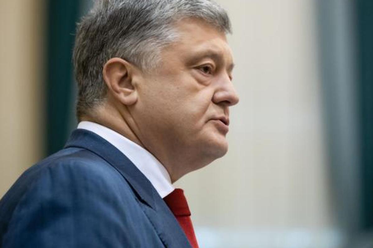 Без маски: Петр Порошенко прибыл из Испании в Украину