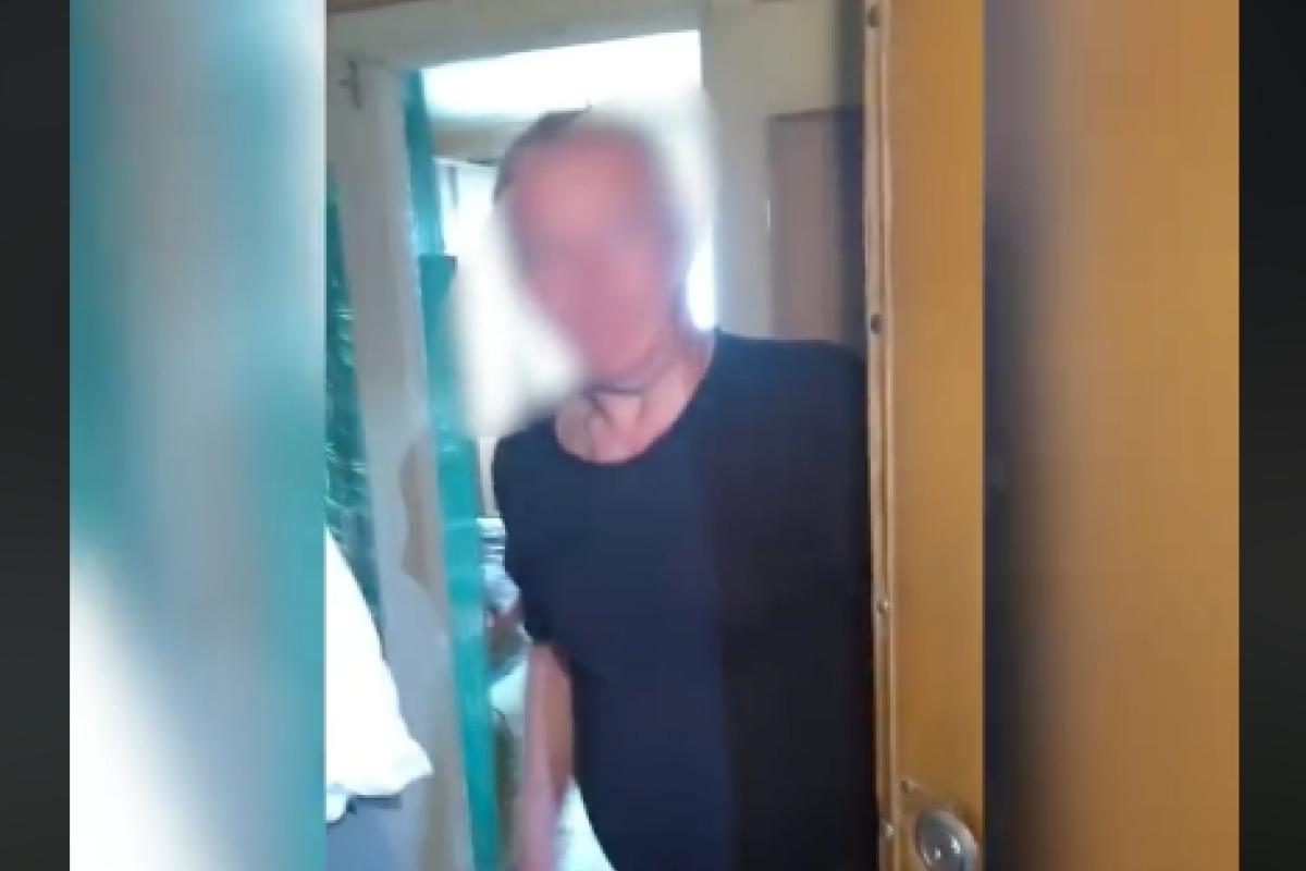 "Сейчас вам по тысяче дам": в Лисичанске расхититель электроэнергии пытался "договориться" с РЭС (видео) "Сейчас вам по тысяче дам": в Лисичанске расхититель электроэнергии пытался "договориться" с РЭС (видео)