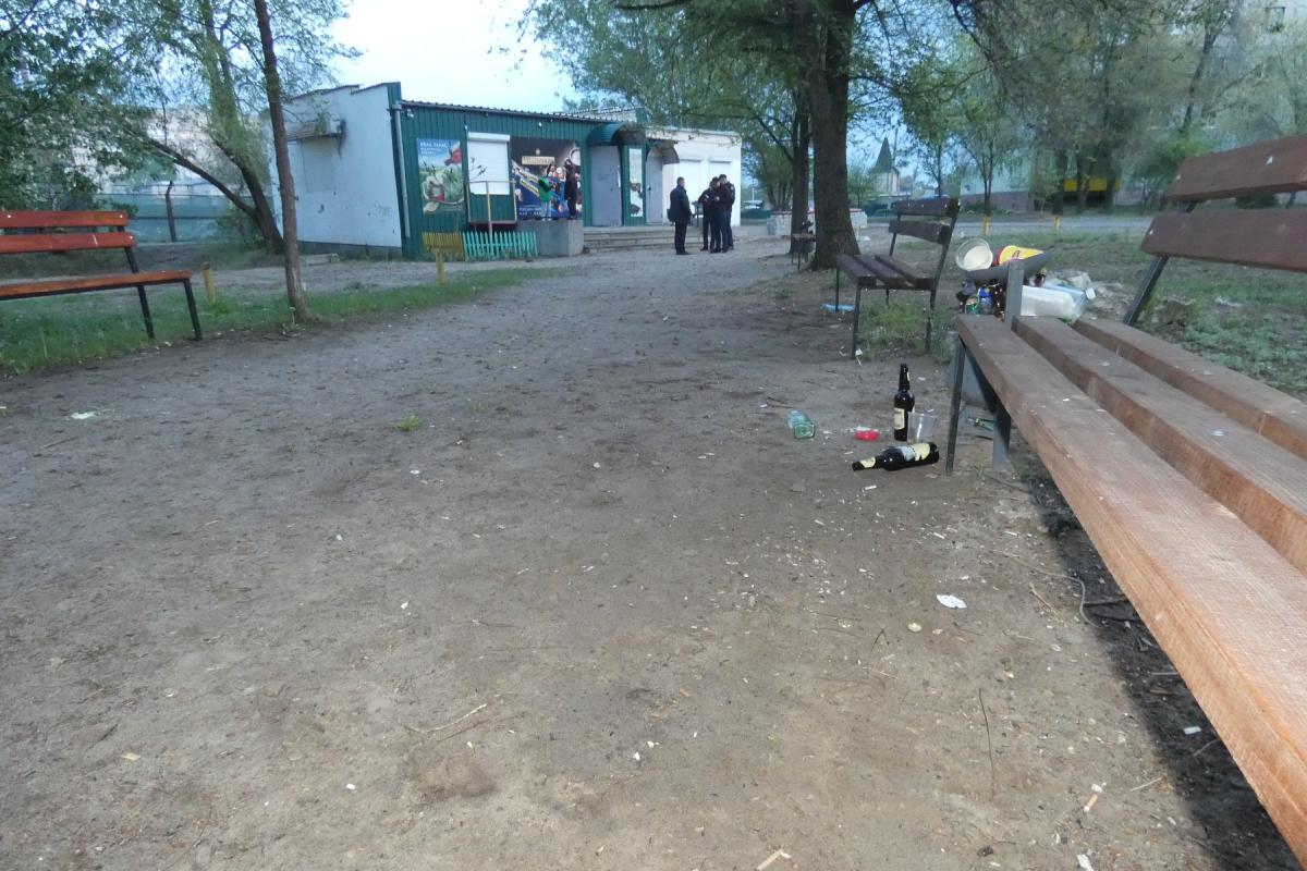 В Северодонецке распитие спиртных напитков закончилось дракой и реанимацией В Северодонецке распитие спиртных напитков закончилось дракой и реанимацией