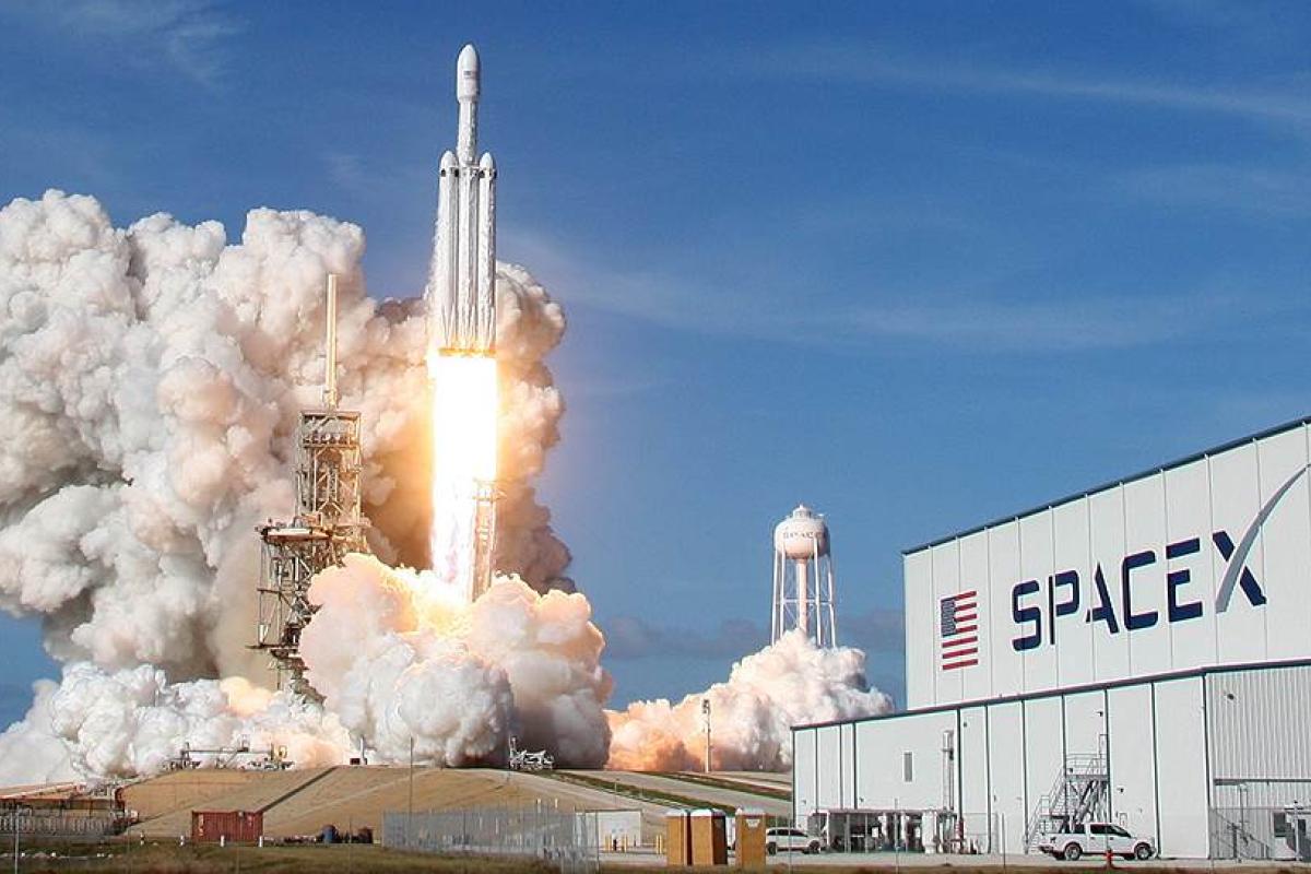 SpaceX впервые отправит астронавтов на МКС: когда состоится запуск SpaceX впервые отправит астронавтов на МКС: когда состоится запуск