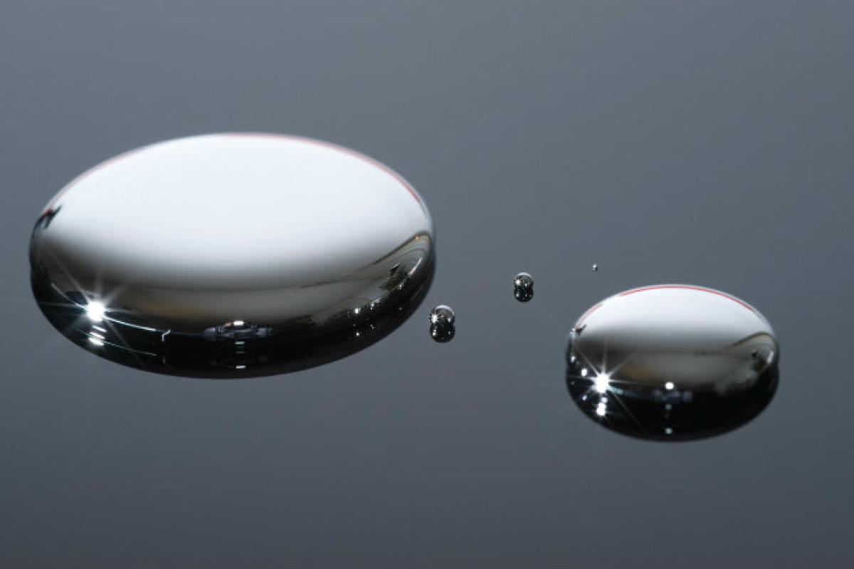 Как в фильме: в Китае впервые заявили о создании жидкого металла (видео)