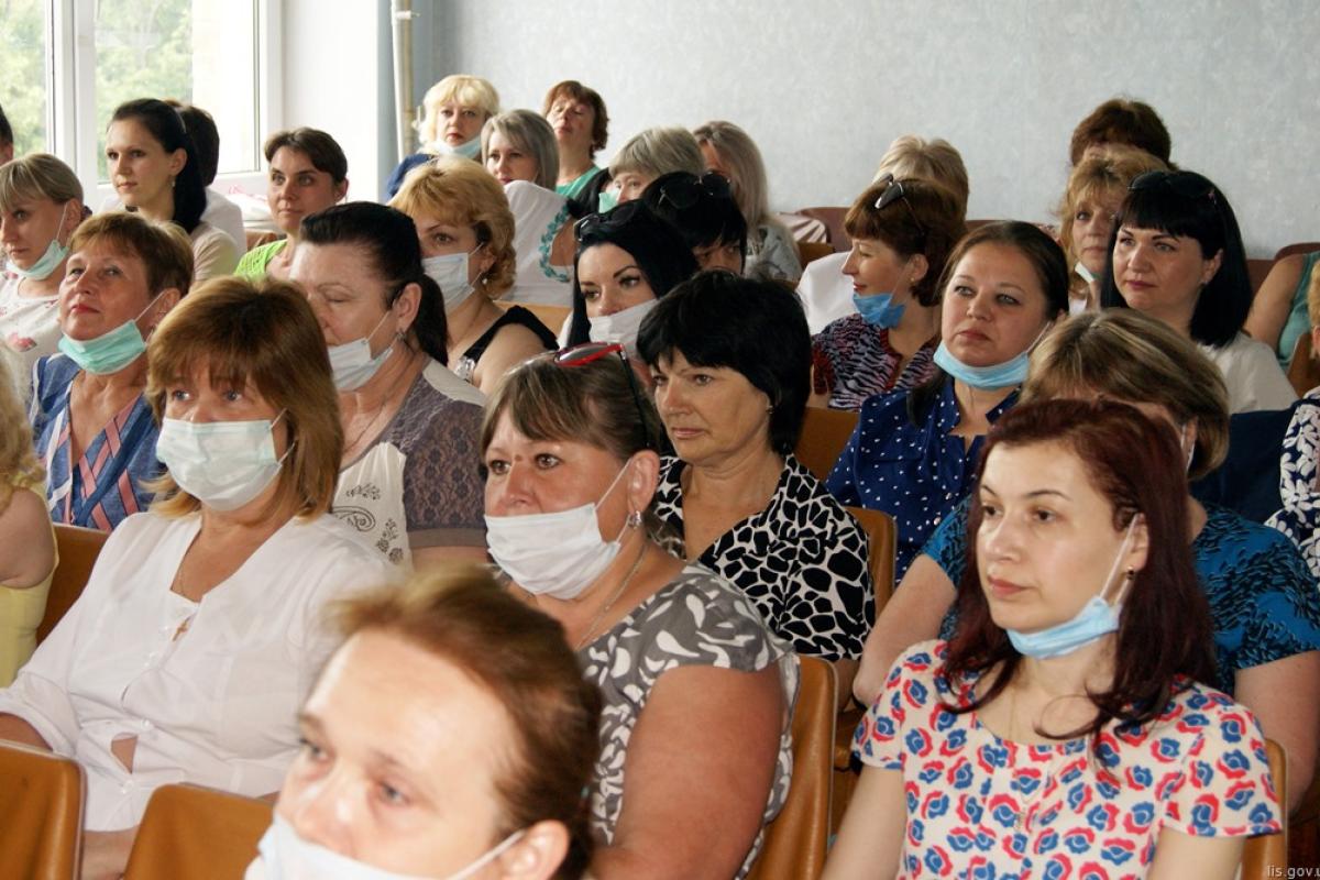 Медиков Лисичанска поздравили в канун Дня медицинского работника Медиков Лисичанска поздравили в канун Дня медицинского работника