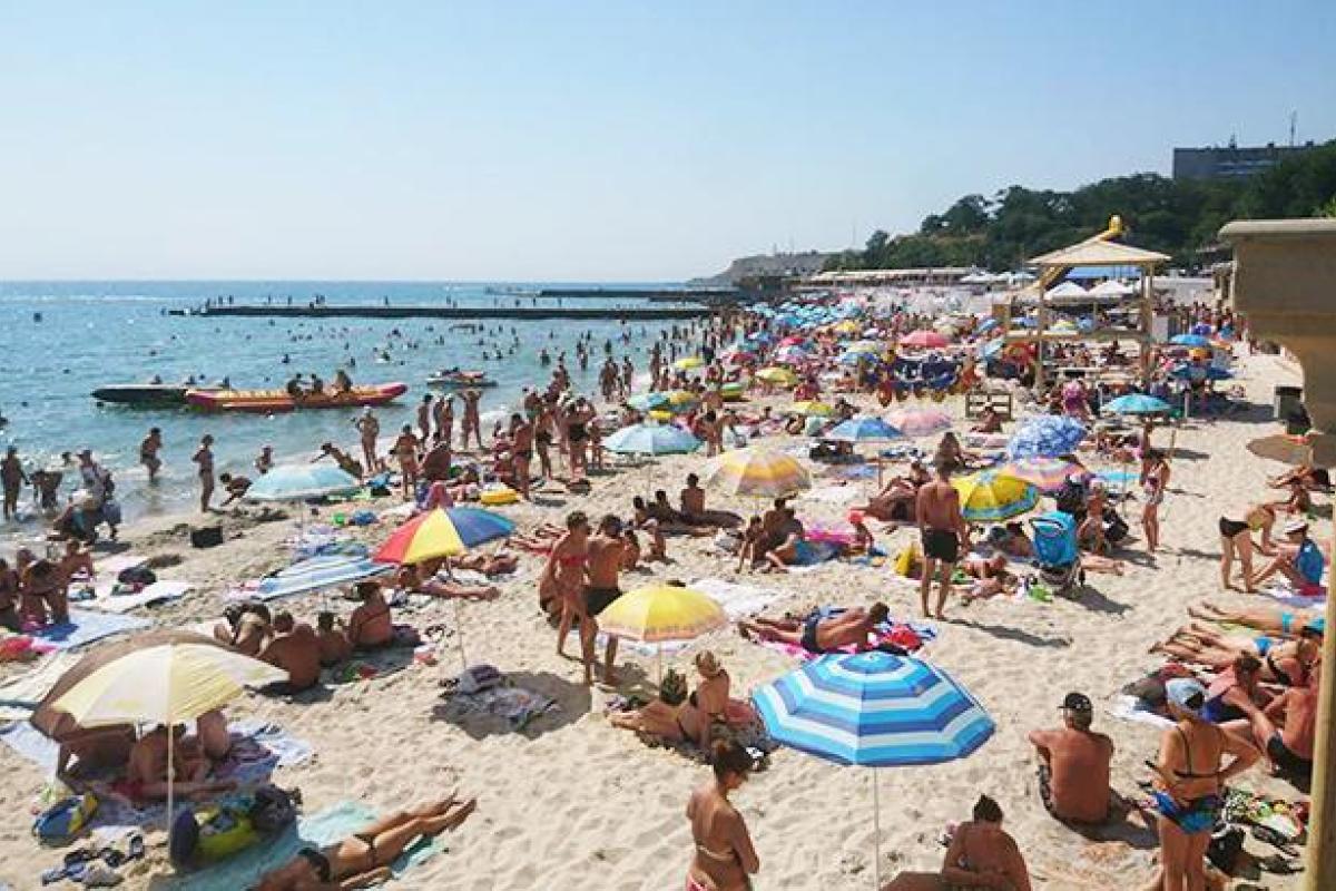 Одесские пляжи: названы места, в которых морская вода не соответствует нормам