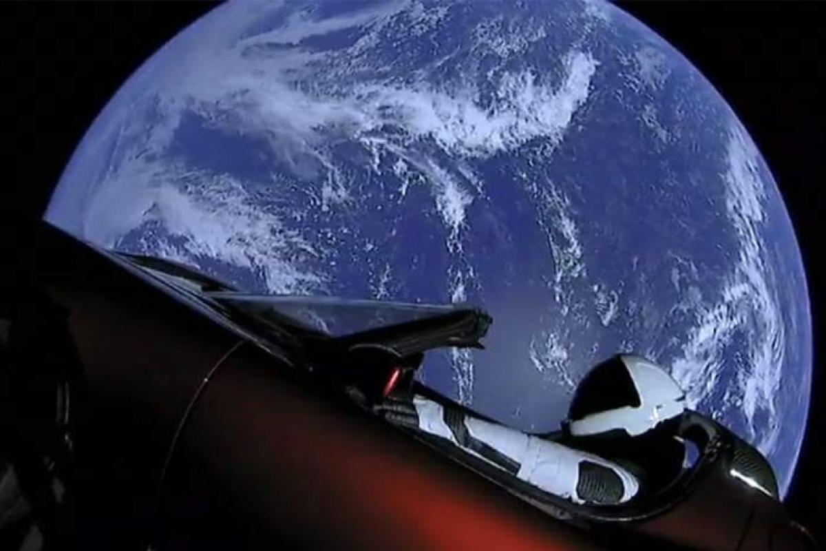 Стало известно, где сейчас может быть Tesla, запущенная Илоном Маском в космос Стало известно, где сейчас может быть Tesla, запущенная Илоном Маском в космос