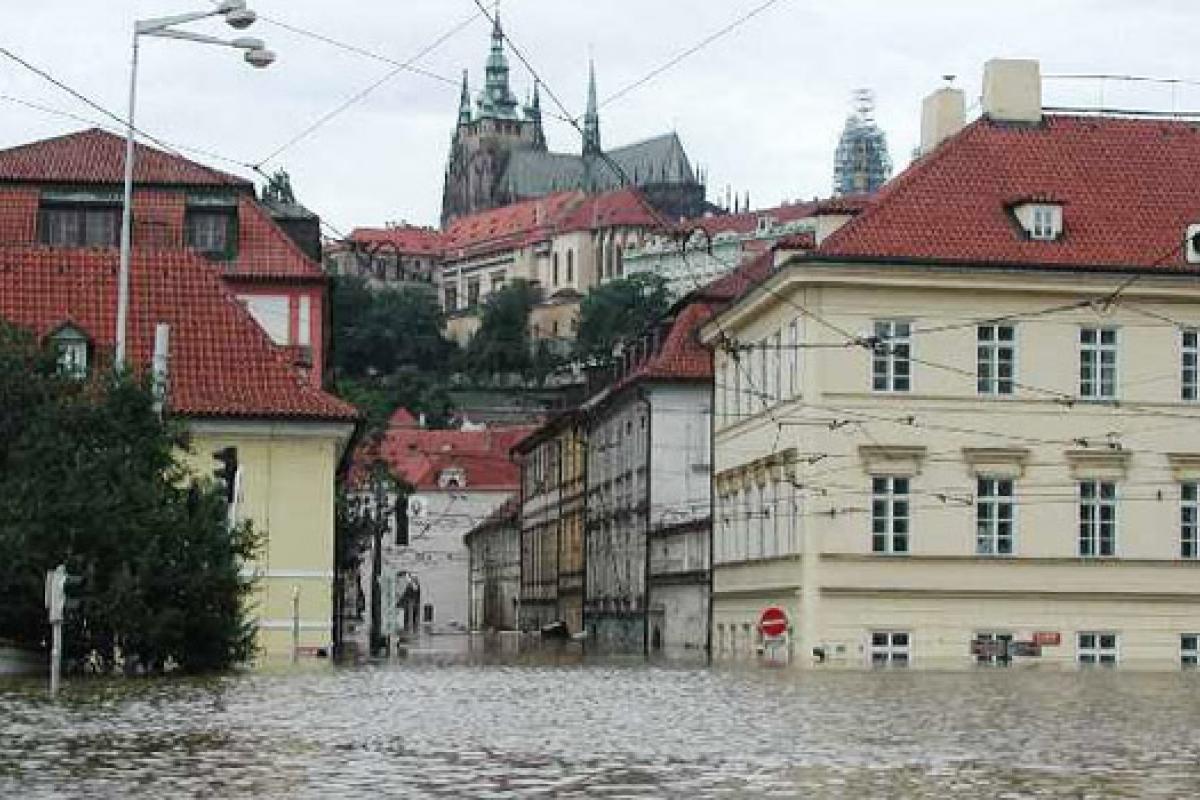 Наводнение в Чехии нанесло миллионные убытки, есть погибшие Наводнение в Чехии нанесло миллионные убытки, есть погибшие