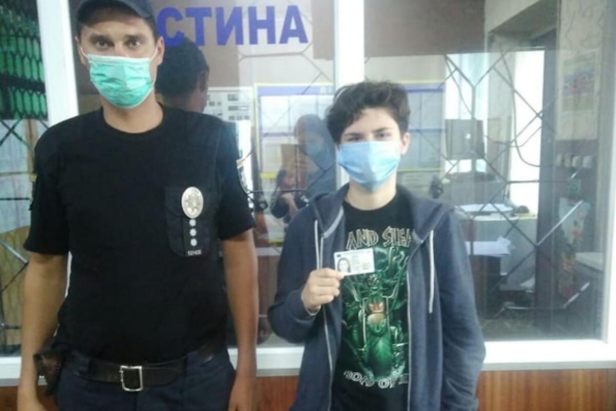 На Луганщине разыскивали 17-летнюю девушку, которая сбежала из дома в Прикарпатье На Луганщине разыскивали 17-летнюю девушку, которая сбежала из дома в Прикарпатье