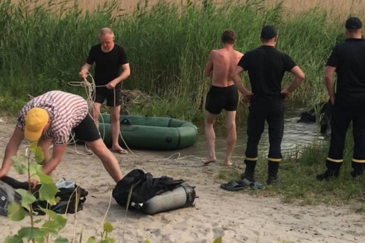 На Чистом озере в Северодонецке утонули 8-летний ребенок и мужчина (фото) На Чистом озере в Северодонецке утонули 8-летний ребенок и мужчина (фото)