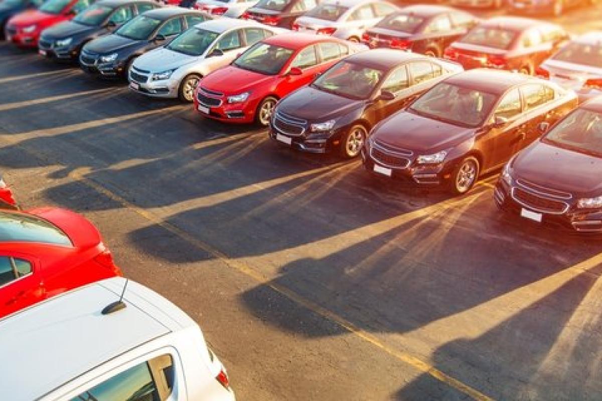 Будемо без іномарок: в Україні різко скоротився імпорт легкових авто Будемо без іномарок: в Україні різко скоротився імпорт легкових авто