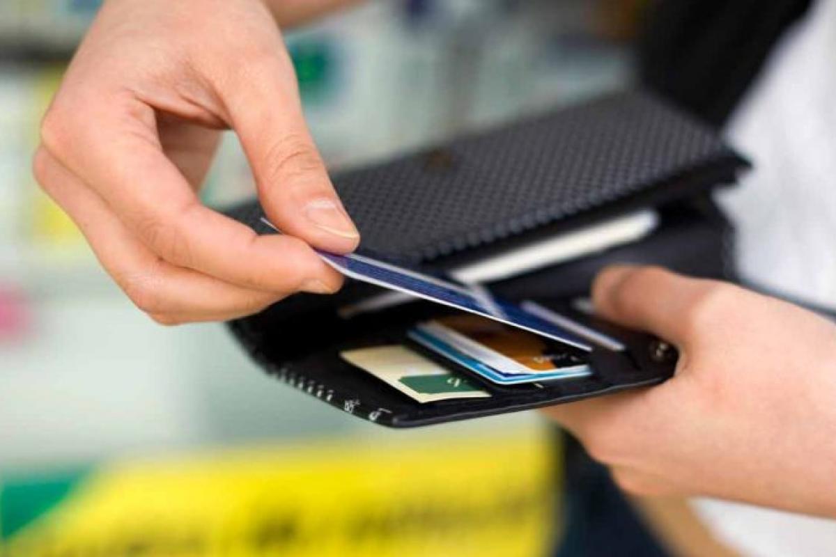 НБУ зобов'язав банки повідомляти клієнтам про зміни і розмір кредитного ліміту НБУ зобов'язав банки повідомляти клієнтам про зміни і розмір кредитного ліміту