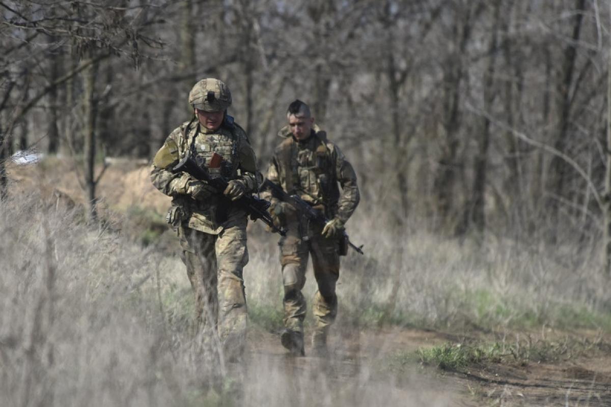 Окупанти знову відкривали вогонь по українських позиціях на Донбасі Окупанти знову відкривали вогонь по українських позиціях на Донбасі