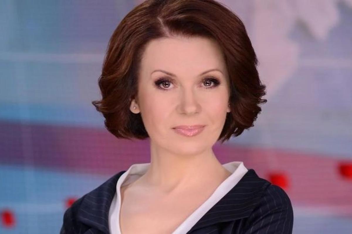 Телеведущая Алла Мазур, поборовшая онкологию, впервые решилась на фотосессию без парика (фото) Телеведущая Алла Мазур, поборовшая онкологию, впервые решилась на фотосессию без парика (фото)