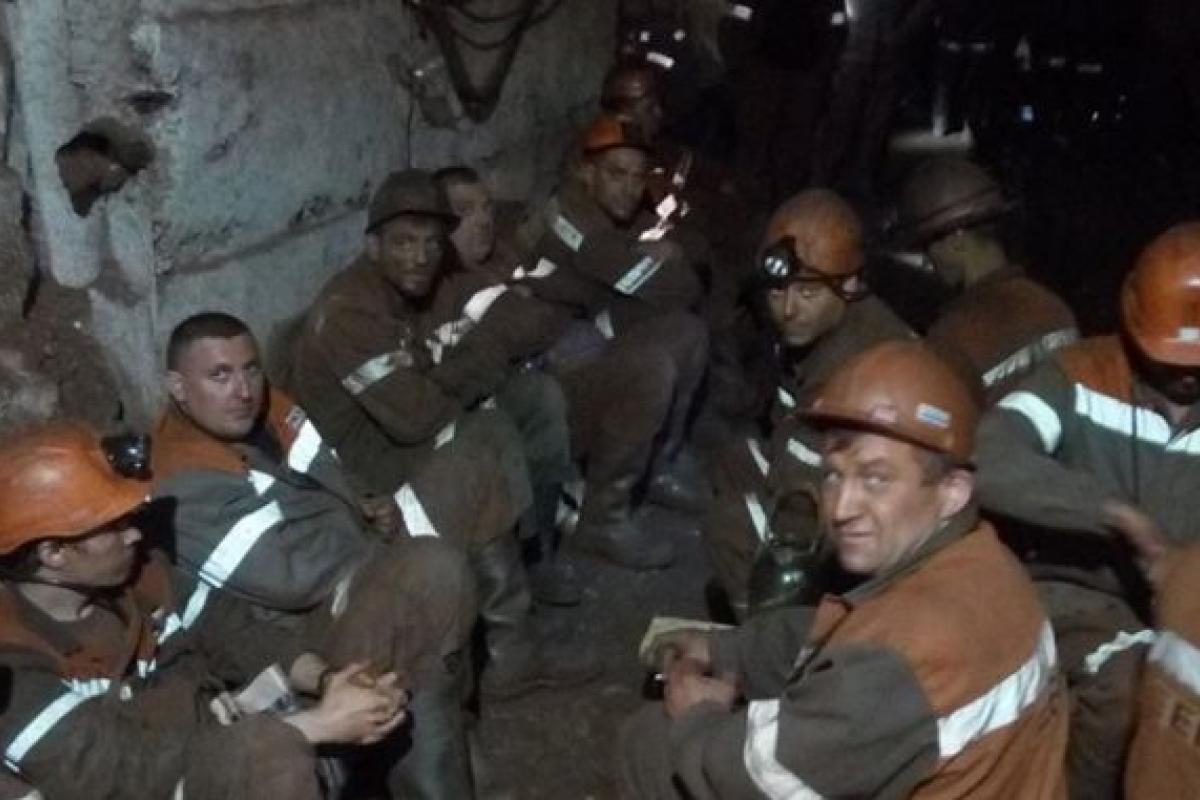 Незважаючи на залякування та тиск: у Кривому Розі підземний протест гірників триває вже три тижні Незважаючи на залякування та тиск: у Кривому Розі підземний протест гірників триває вже три тижні