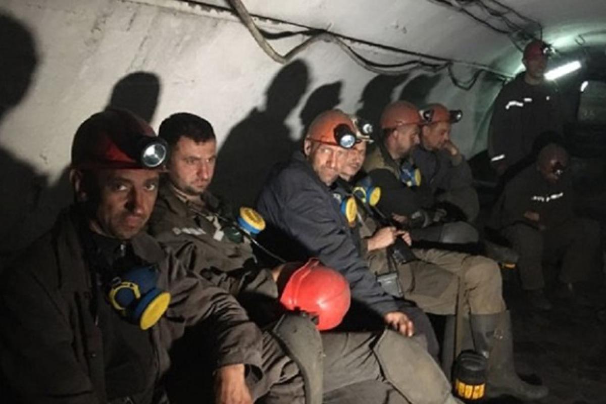 В Кривом Роге подземный протест горняков продолжается уже почти 40 дней В Кривом Роге подземный протест горняков продолжается уже почти 40 дней
