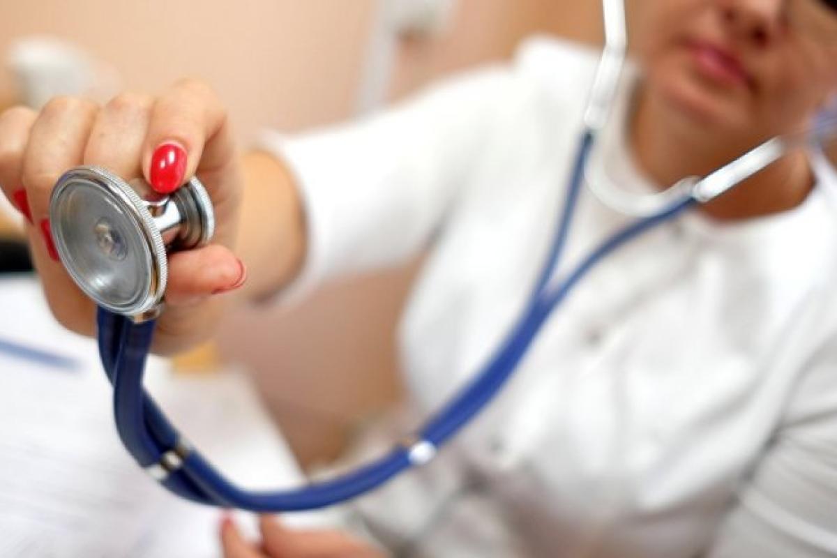 В Україні підвищили зарплати сімейним лікарям В Україні підвищили зарплати сімейним лікарям