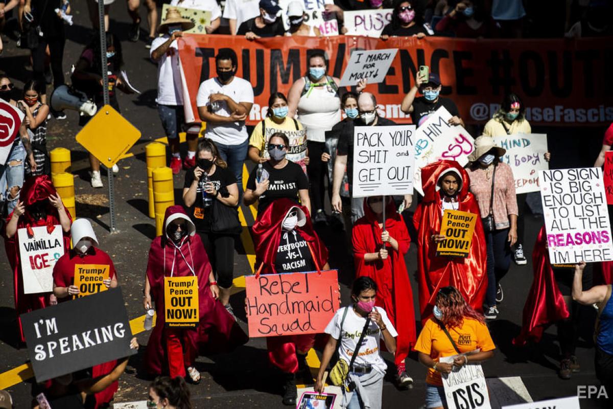 У США проходять жіночі марші проти переобрання Трампа на пост президента У США проходять жіночі марші проти переобрання Трампа на пост президента