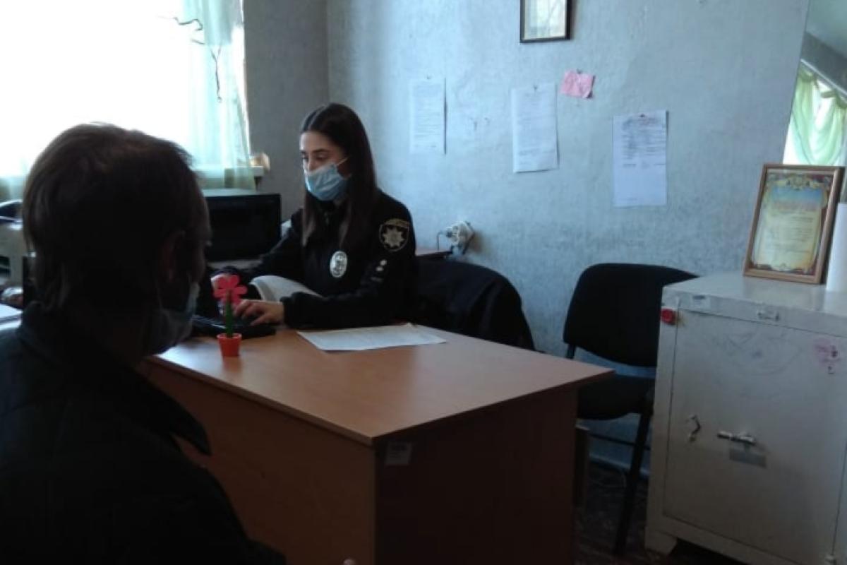 Молотком по голове: на Луганщине мужчина в пылу ссоры едва не убил сожительницу