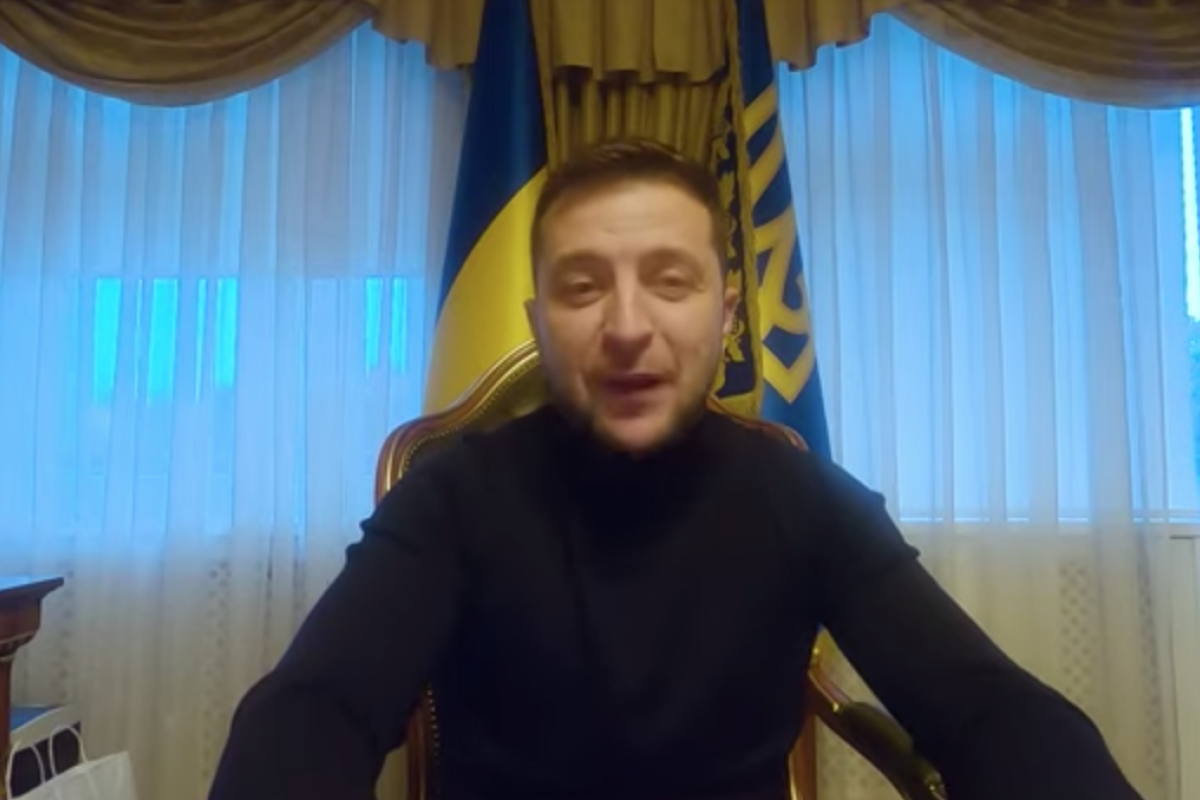 Хворий на COVID-19 Зеленський записав нове відео з лікарні Хворий на COVID-19 Зеленський записав нове відео з лікарні