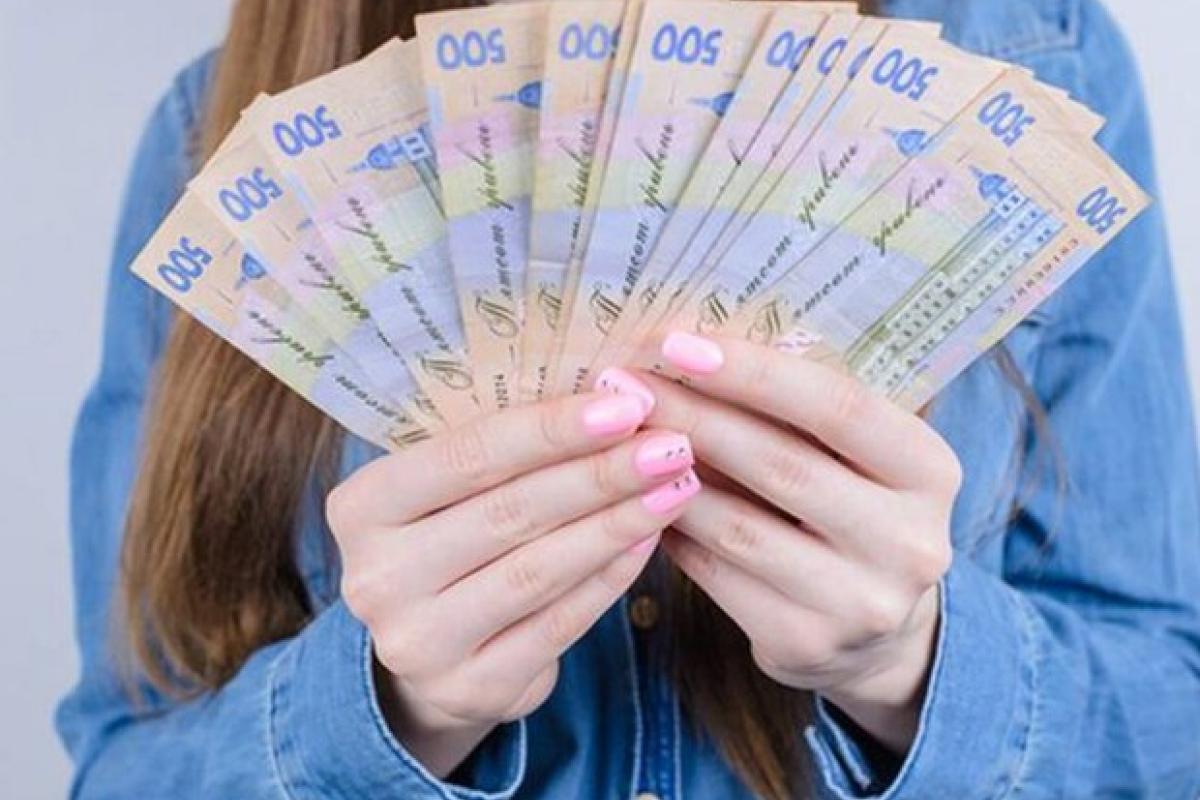 ФОП та найманим працівникам продовжили термін подачі заявок на отримання 8000 гривень