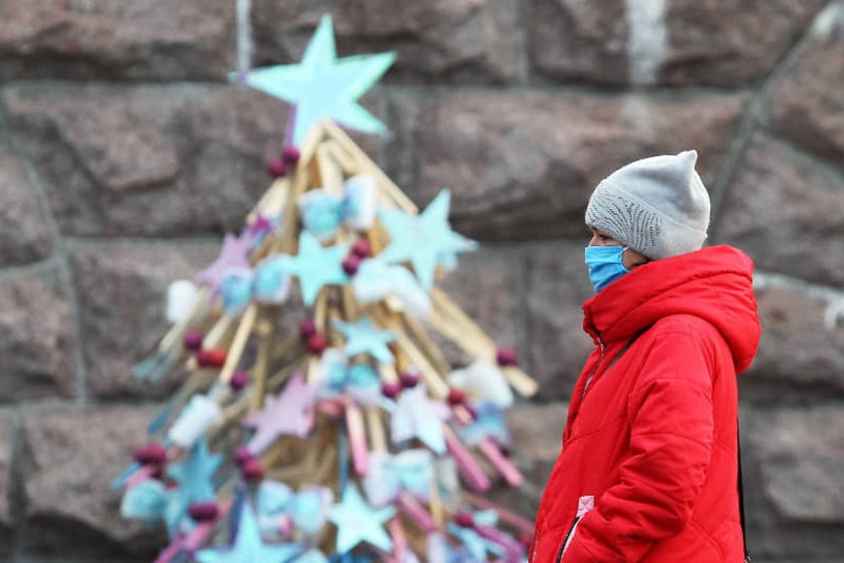 В Украине усилят карантин с 19 декабря: как будут проходить школьные утренники, религиозные мероприятия и можно ли встречать Новый год в кафе В Украине усилят карантин с 19 декабря: как будут проходить школьные утренники, религиозные мероприятия и можно ли встречать Новый год в кафе
