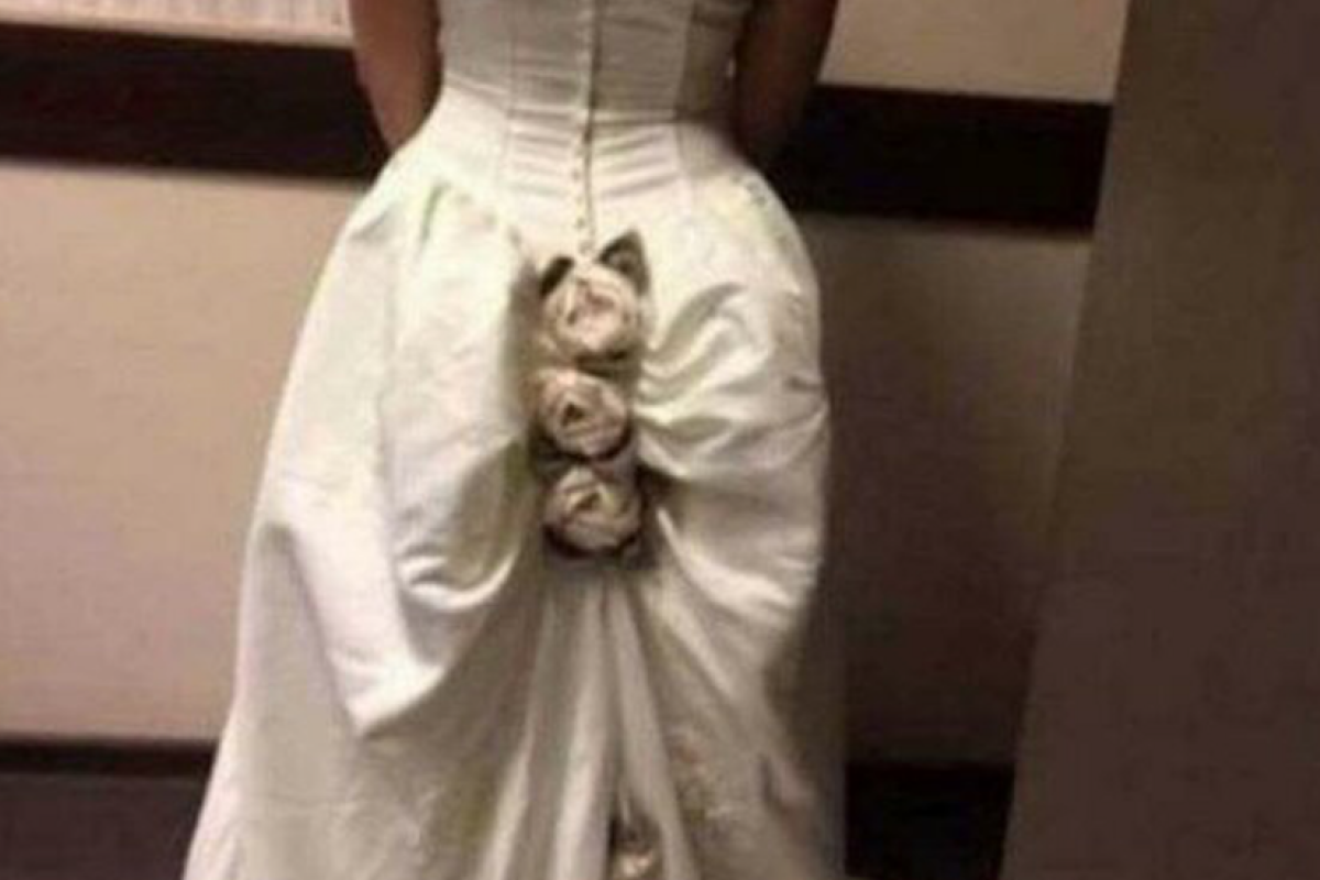 Они считали себя королевами: фото максимально нелепых свадебных нарядов, которые "прославились" в сети Они считали себя королевами: фото максимально нелепых свадебных нарядов, которые "прославились" в сети