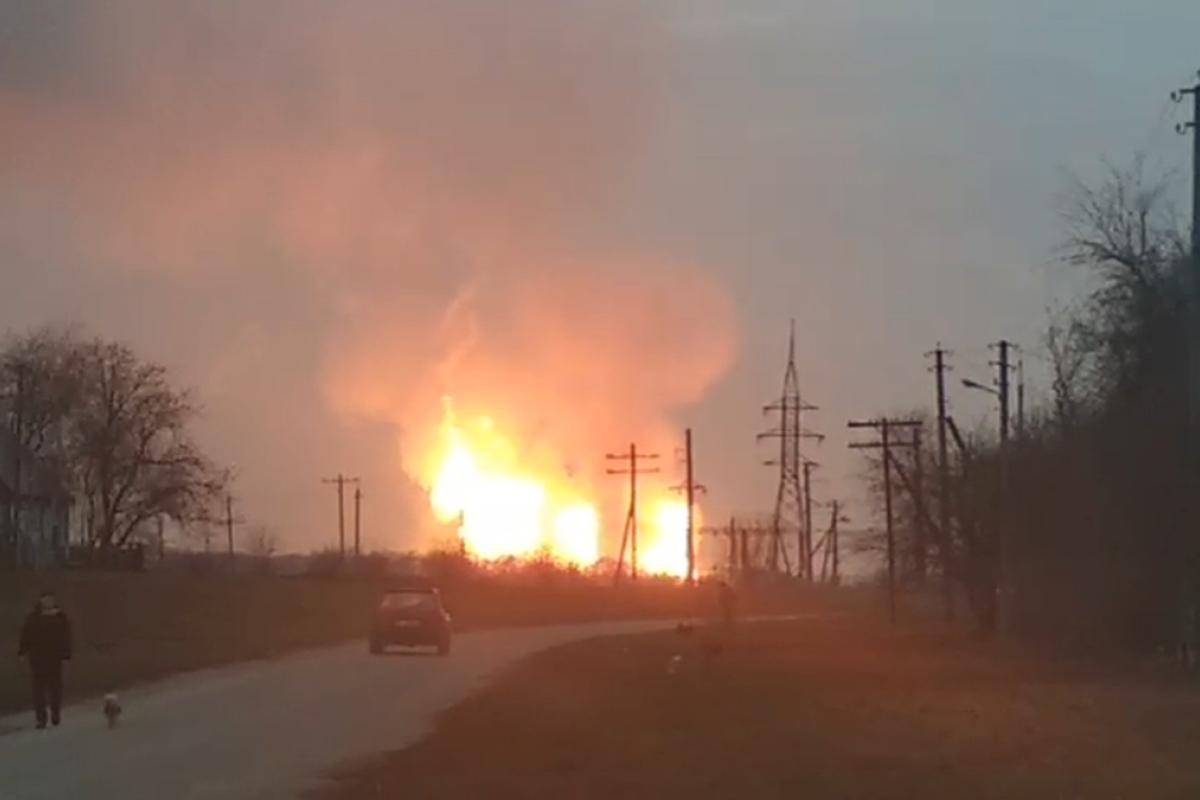 Поблизу окупованого Луганська вибухнув магістральний газопровід Поблизу окупованого Луганська вибухнув магістральний газопровід